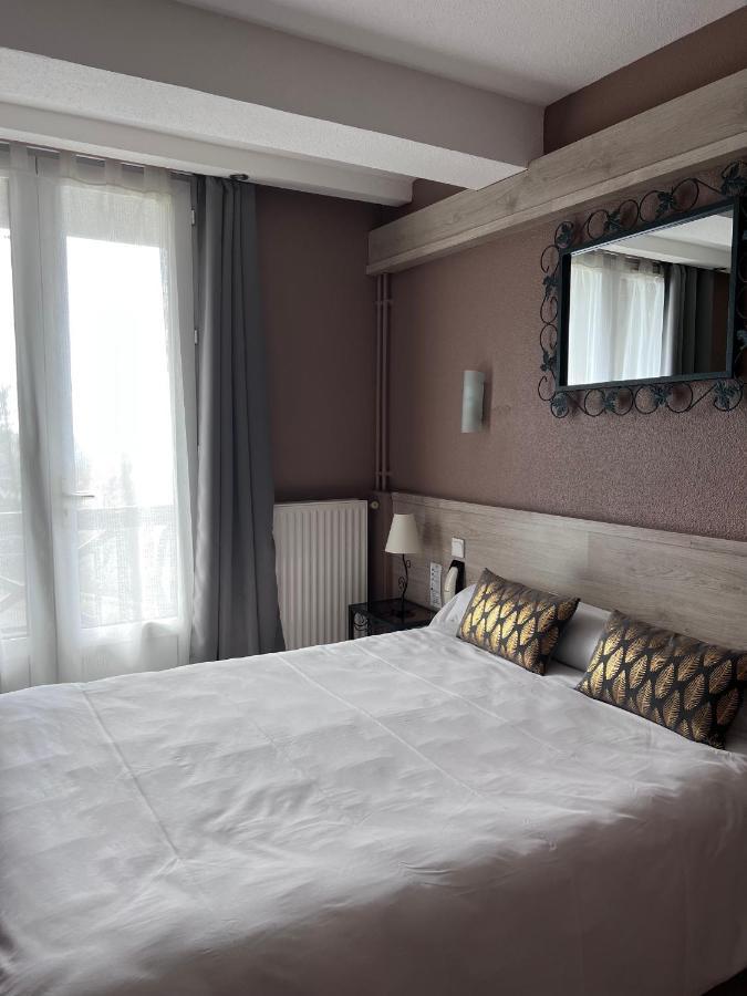 Hostellerie Saint Clement Vic-sur-Cère Zewnętrze zdjęcie