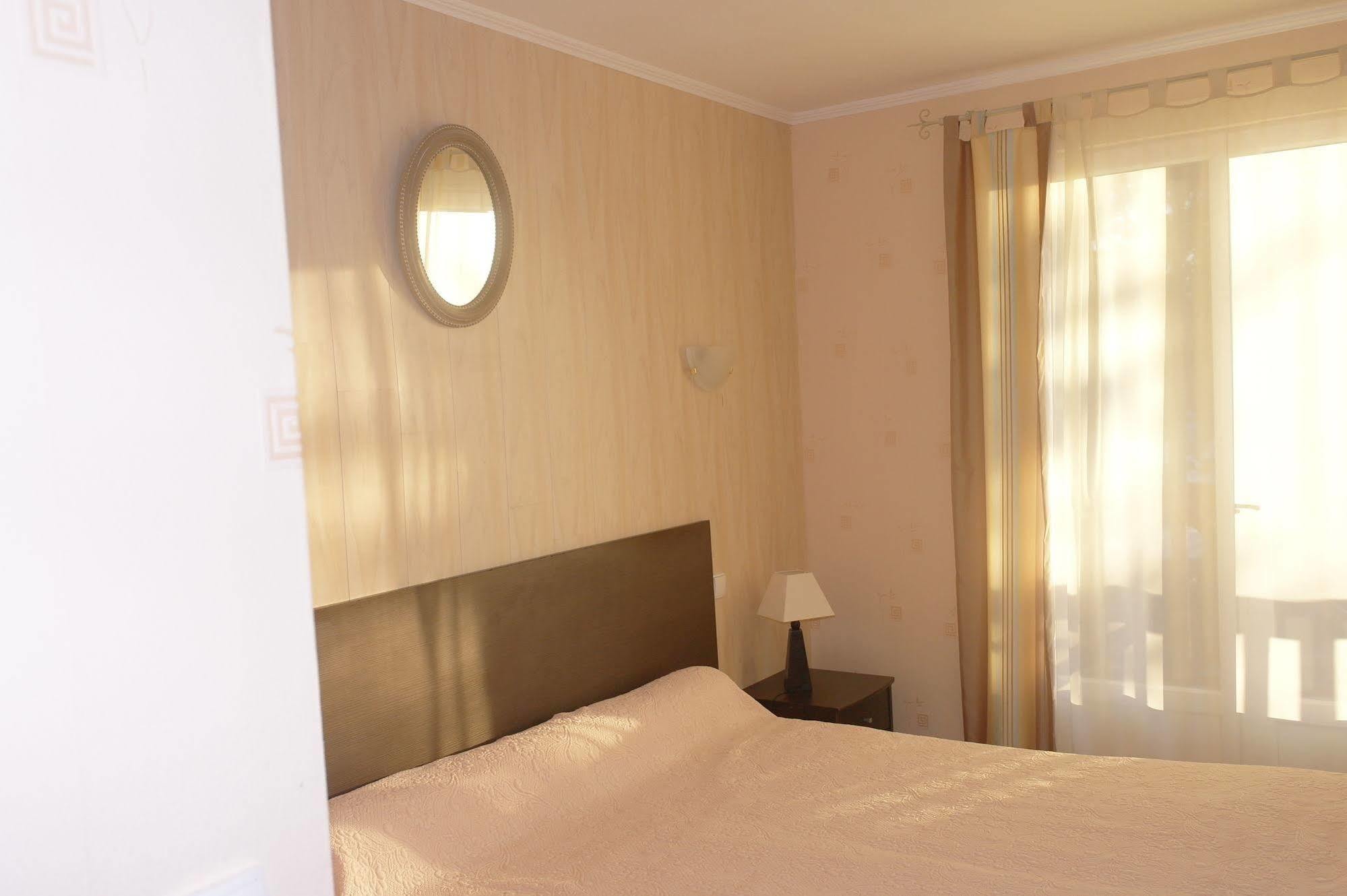 Hostellerie Saint Clement Vic-sur-Cère Zewnętrze zdjęcie